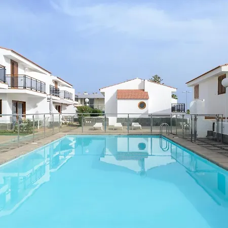 Apartment Bonito Con Piscina Junto A La Playa
