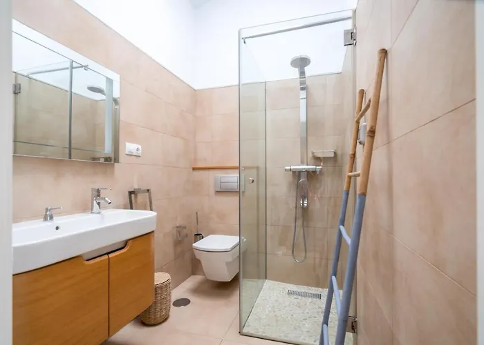 Bonito Con Piscina Junto A La Playa *